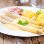 Spargel und Schinken gehören zusammen